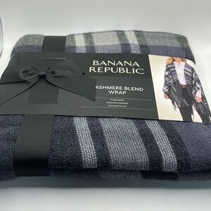 Banana Republic cashmere blend wrap one size  blue, grays and black. NEW